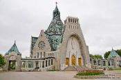 Travel photography:The Notre Dame du Cap pilgrimage church, Canada