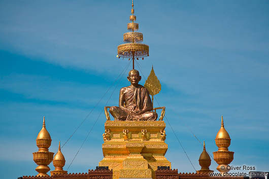 Phnom Penh statue