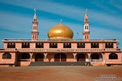 Travel photography:Lakeside Mosque in Phnom Penh, Cambodia