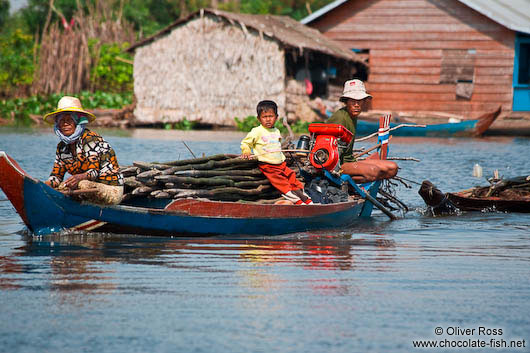 Boat near Tonle Sape lake
