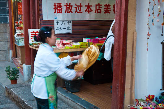 Making candy in Lijiang