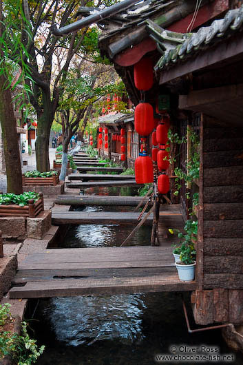 Living at one of the many canals in Lijiang´s old town 