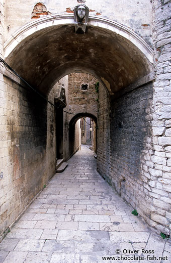 Small passage in Rab