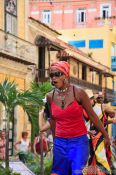 Travel photography:Performer on stilts, Cuba