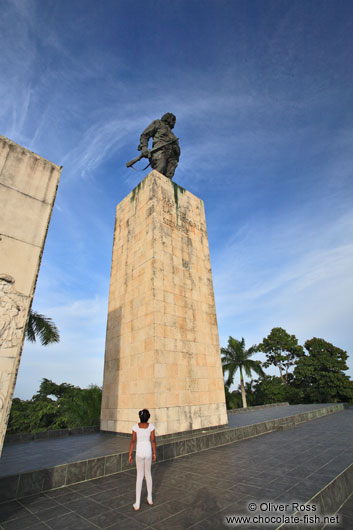 Girl at the Monumento Ernesto Che Guevara in Santa Clara