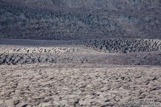 Ice field in the Vatnajökull glacier just above the Breiðárlón lake