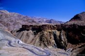 Travel photography:Landscape between Leh and Drass, India