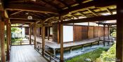 Travel photography:Wooden walkways at Kyoto´s Ninnaji temple, Japan