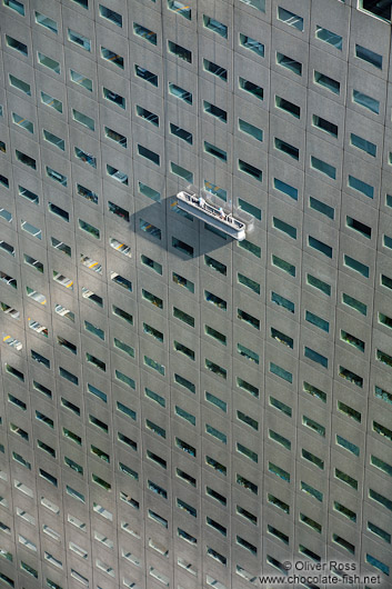 Window cleaners at a skyscraper in Tokyo´s Shinjuku district