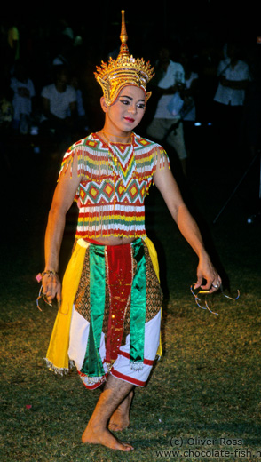 Dance performance during the Loi Krathong festival