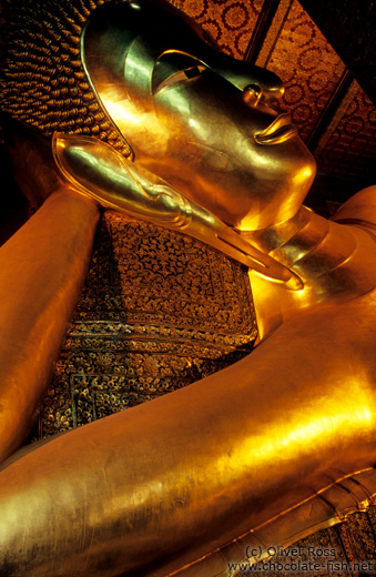 Giant reclining Buddha at Wat Pho, face detail.