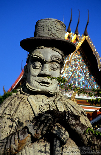 Stone statue in Wat Pho