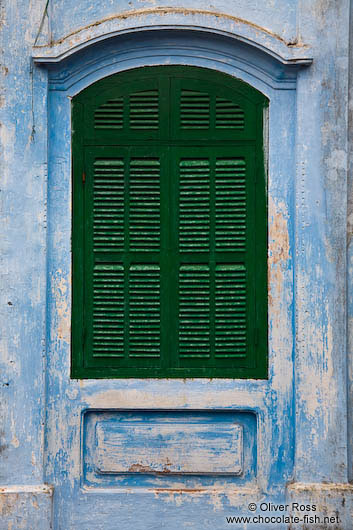 Window at a Chinese assembly hall in Hoi An