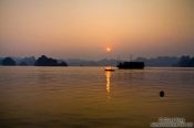 Travel photography:Sunset in Halong Bay , Vietnam