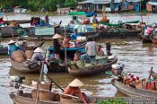 Travel photography:The Can Tho Floating Market , Vietnam