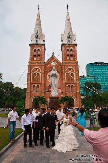 Wedding at Notre Dame church in Hoh Chi Minh City